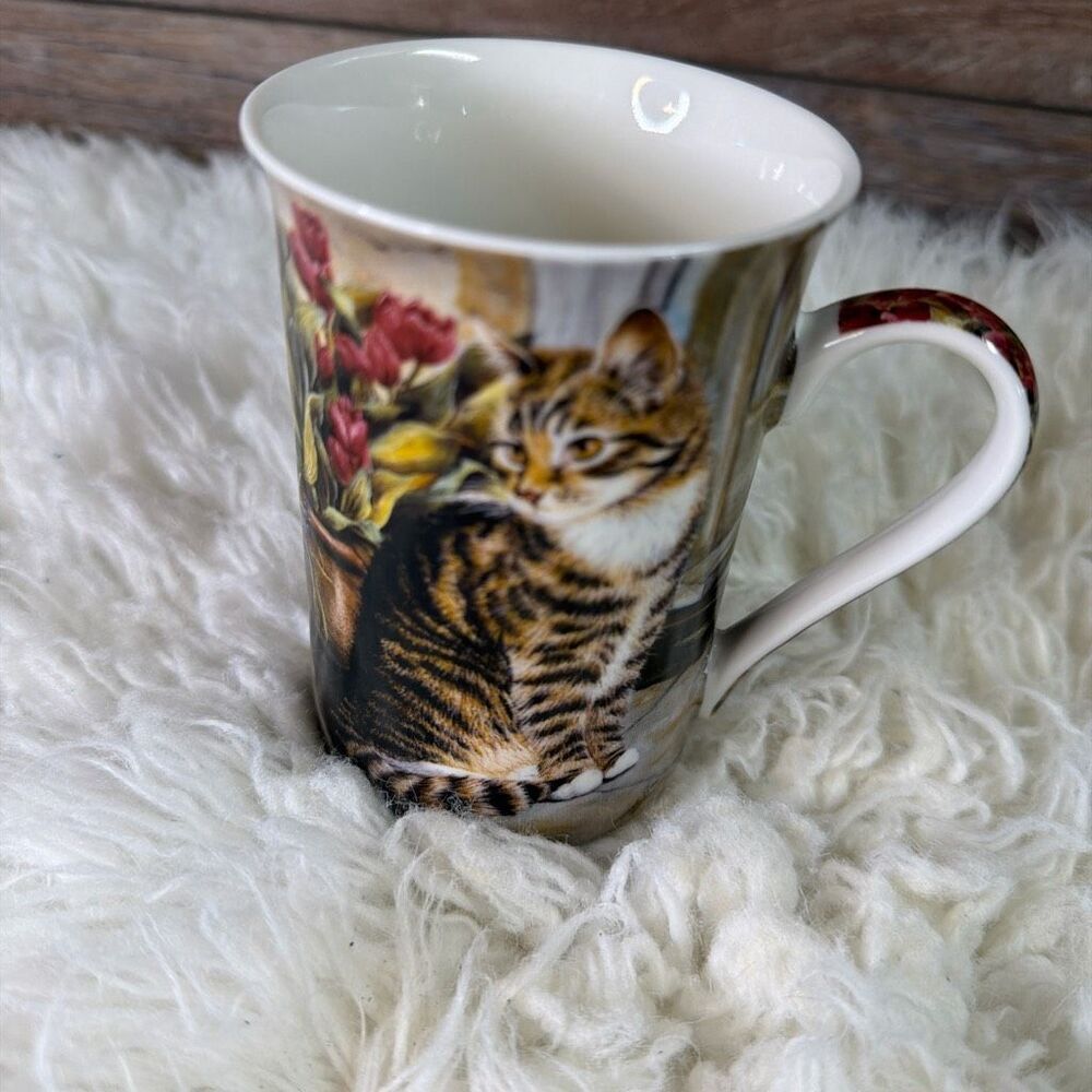 Creative Tops COTTAGE CATS Porcelain Striped Tabby Cat Coffee Mug  England 10oz